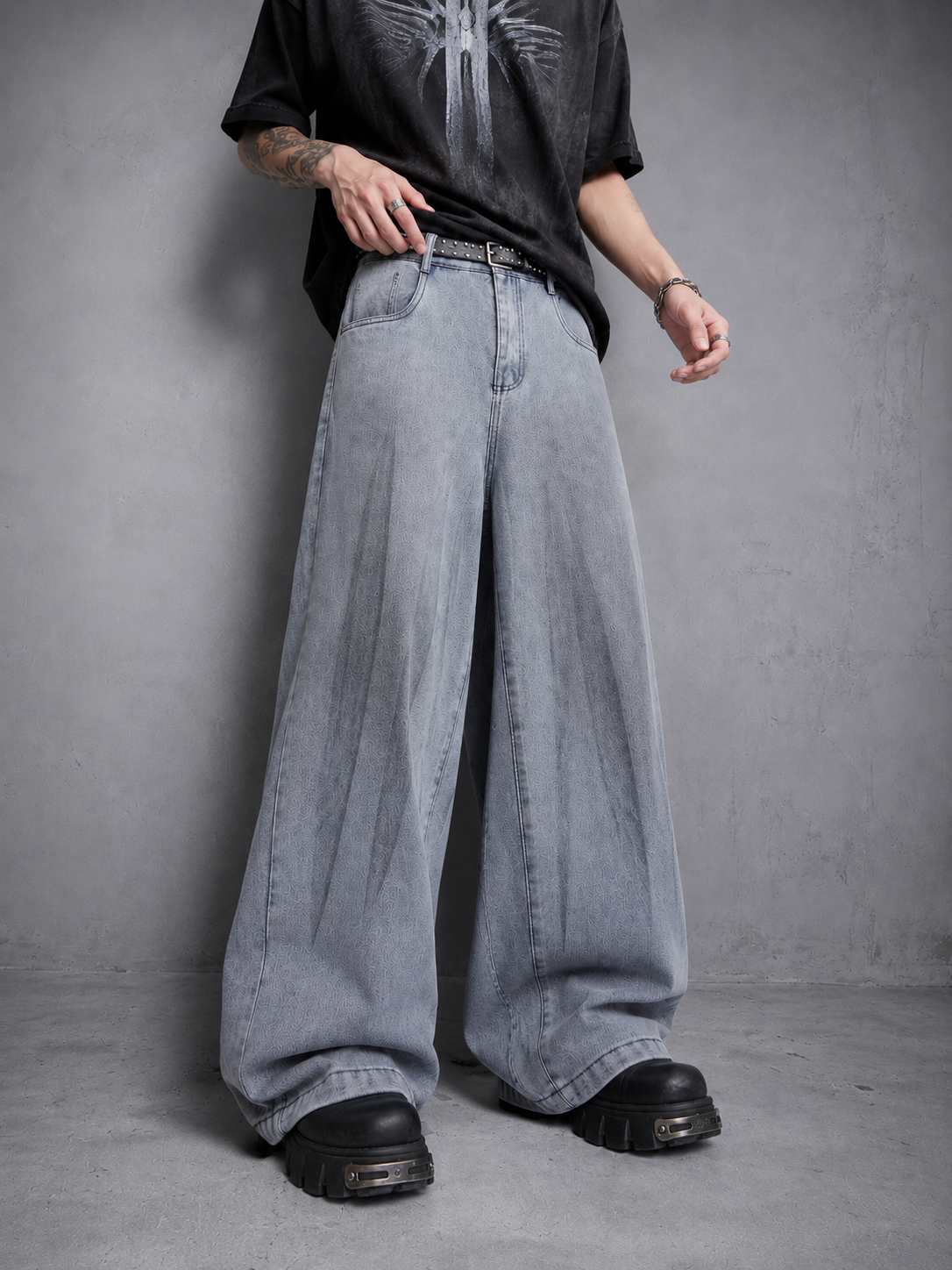 Men‘s Gothic Light Wash Wide Leg Jeans