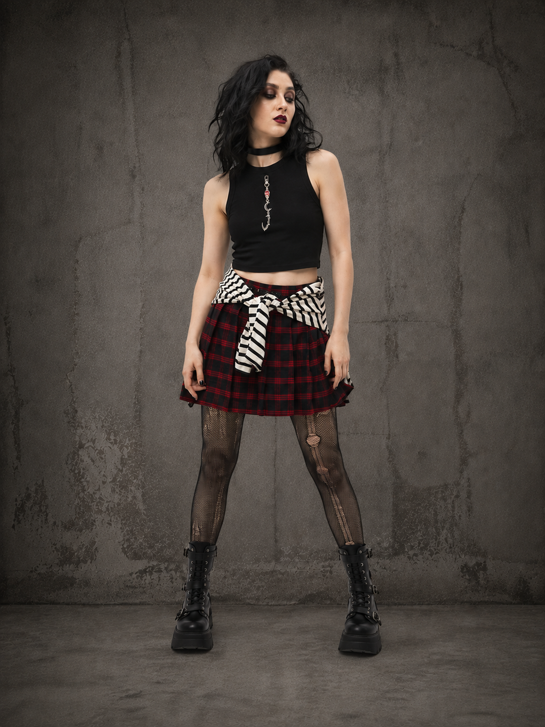Goth Skull Charm Crop Tank Top (Black)